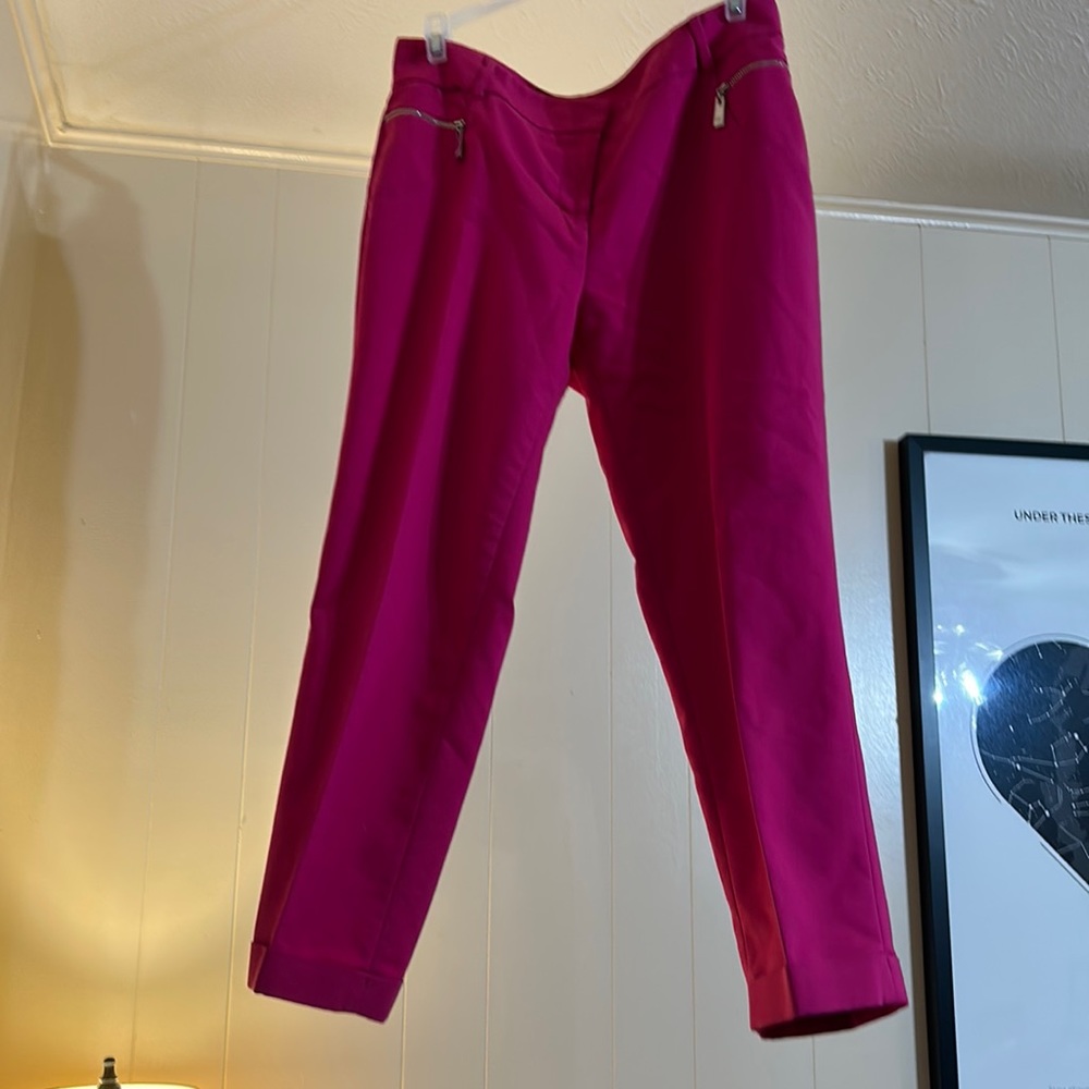 Chaus new york, size 6, magenta colored